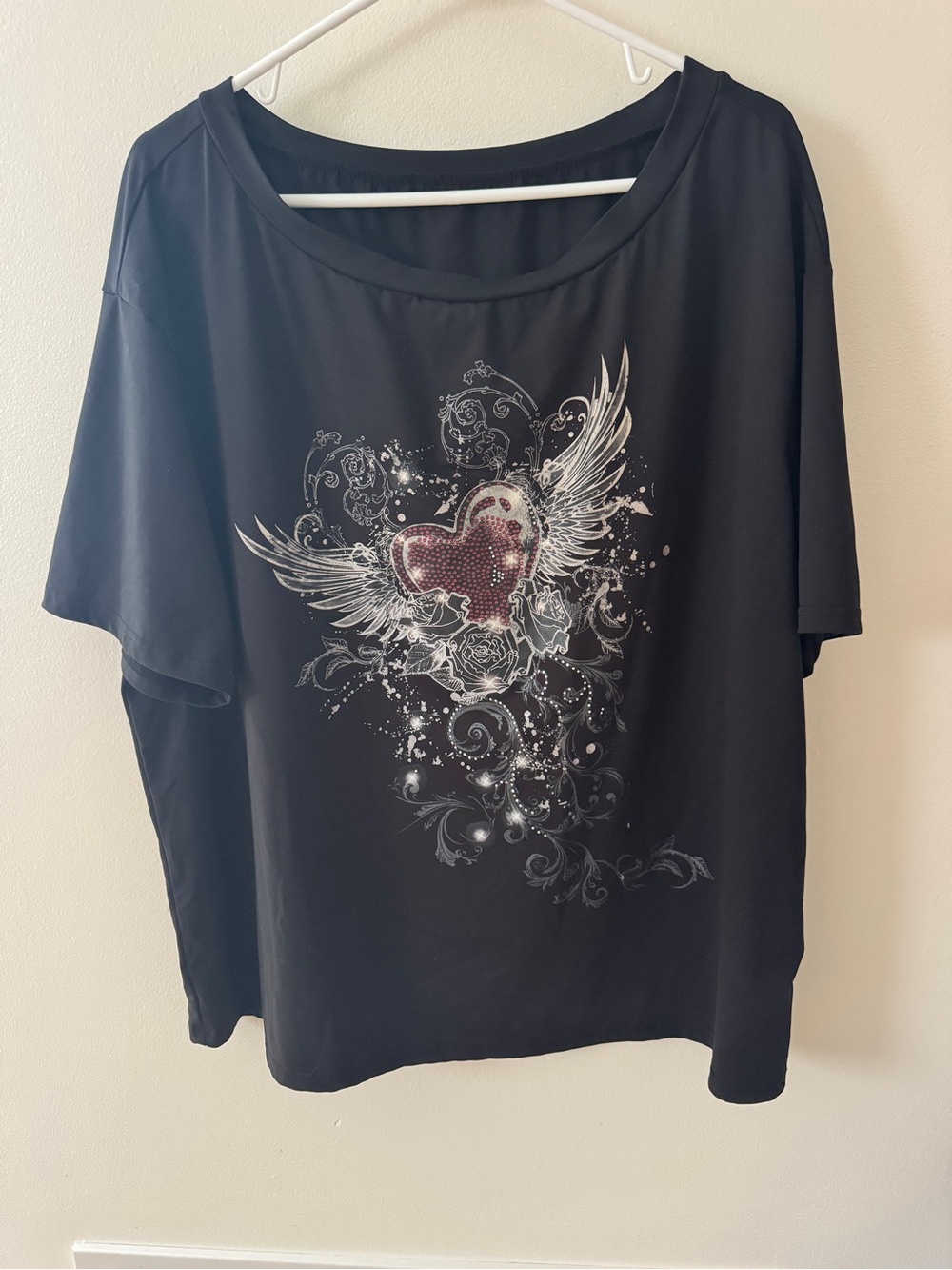 Black Women's Graphic Scoop Neck Top with Winged Heart
